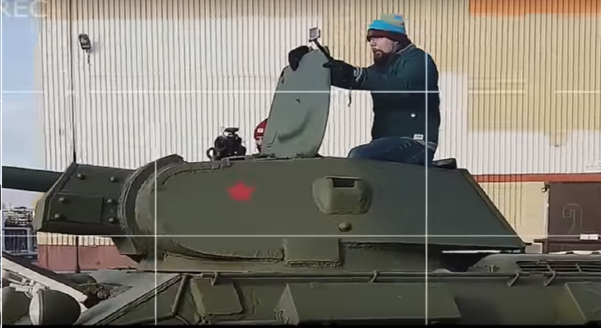 “Russia Today” о черных автомобилях и поездке на танке